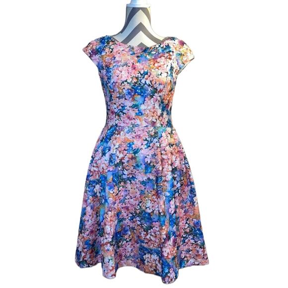 NWT Betsey Johnson Floral Romantic Fit & Flare Multicolor Short Sleeve Dress 4 - Picture 3 of 10